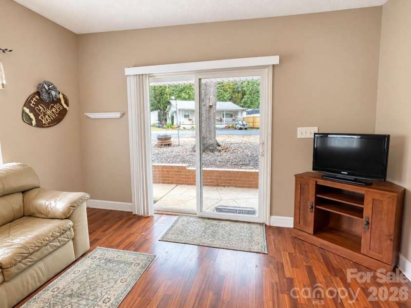 135 LANDLUBBER Trail, Mount Gilead, NC 27306.  MLS# CAR4428395, YatesRealty ID 52872. LIVING ROOM