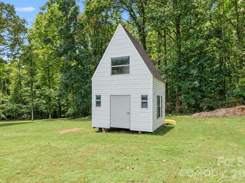 370 Shiloh Road, Statesville, NC 28677.  MLS# CAR4428411, YatesRealty ID 52876. 