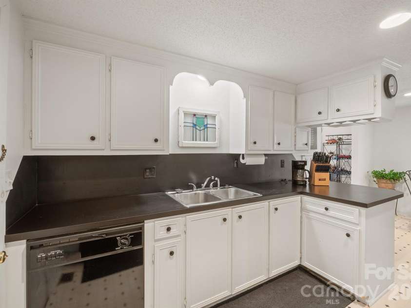 370 Shiloh Road, Statesville, NC 28677.  MLS# CAR4428411, YatesRealty ID 52876. 