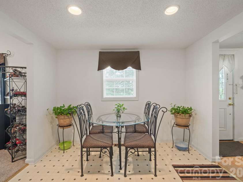 370 Shiloh Road, Statesville, NC 28677.  MLS# CAR4428411, YatesRealty ID 52876. 