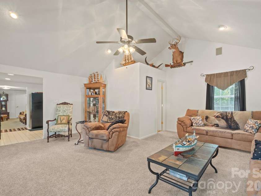 370 Shiloh Road, Statesville, NC 28677.  MLS# CAR4428411, YatesRealty ID 52876. 
