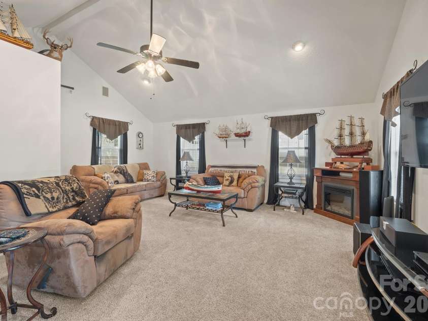 370 Shiloh Road, Statesville, NC 28677.  MLS# CAR4428411, YatesRealty ID 52876. 