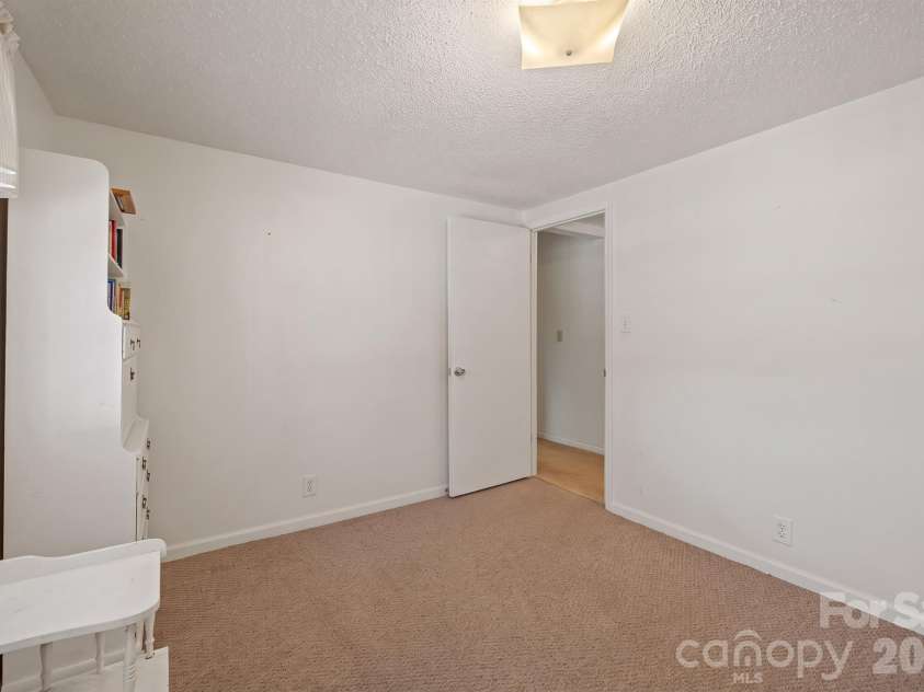 370 Shiloh Road, Statesville, NC 28677.  MLS# CAR4428411, YatesRealty ID 52876. 