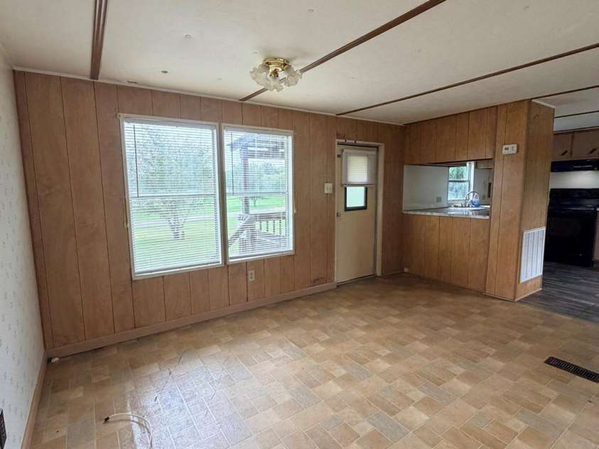 125 Deerfield Lane, Statesville, NC 28677.  MLS# CAR4428421, YatesRealty ID 52878. 