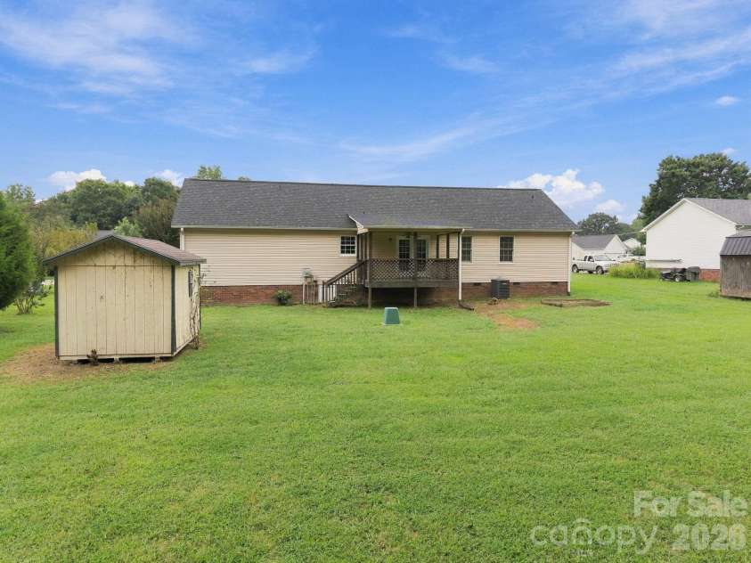 205 Sunrise Ridge Drive, Salisbury, NC 28146.  MLS# CAR4427367, YatesRealty ID 52879. 