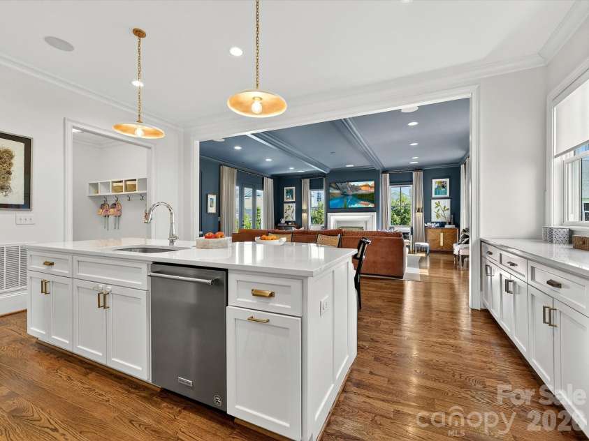 2012 Bristol Park Lane, Charlotte, NC 28226.  MLS# CAR4353775, YatesRealty ID 5288. 