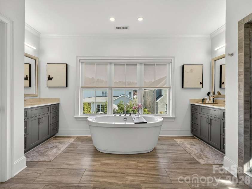 2012 Bristol Park Lane, Charlotte, NC 28226.  MLS# CAR4353775, YatesRealty ID 5288. 