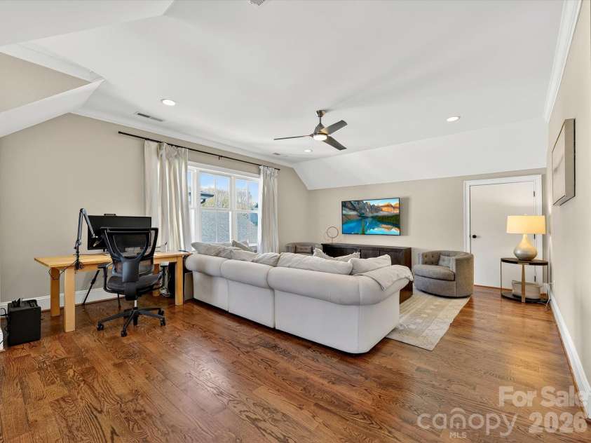 2012 Bristol Park Lane, Charlotte, NC 28226.  MLS# CAR4353775, YatesRealty ID 5288. 