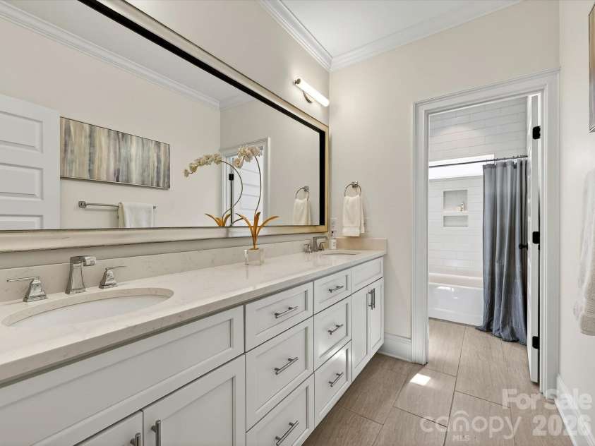 2012 Bristol Park Lane, Charlotte, NC 28226.  MLS# CAR4353775, YatesRealty ID 5288. 