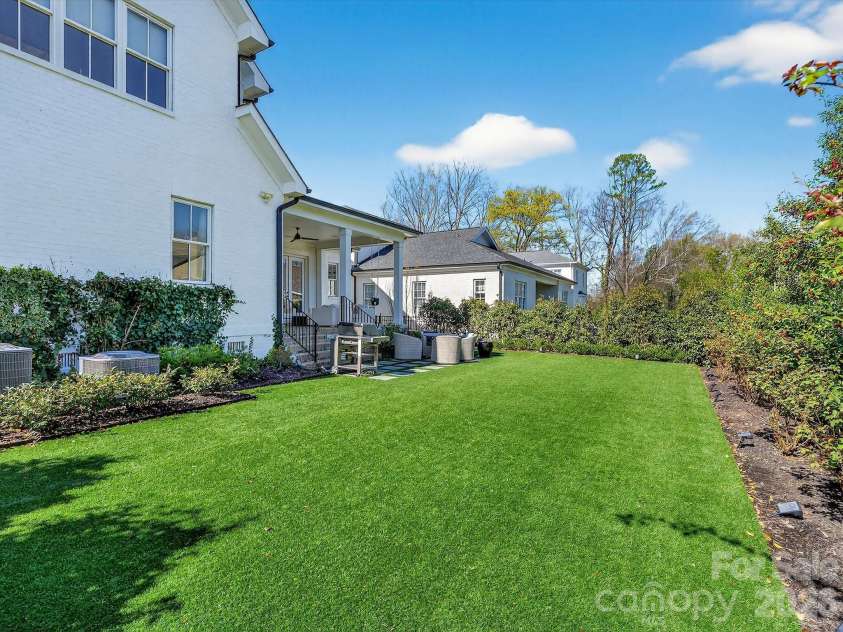2012 Bristol Park Lane, Charlotte, NC 28226.  MLS# CAR4353775, YatesRealty ID 5288. 