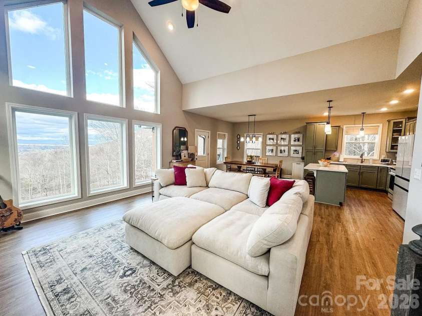 71 View Ridge Parkway, Leicester, NC 28748.  MLS# CAR4423955, YatesRealty ID 52882. 