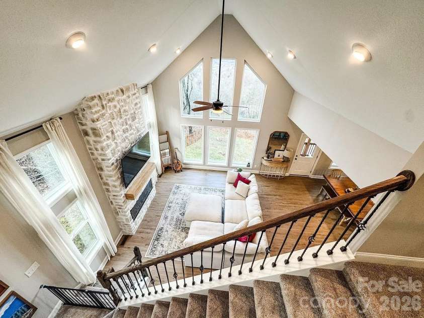 71 View Ridge Parkway, Leicester, NC 28748.  MLS# CAR4423955, YatesRealty ID 52882. 
