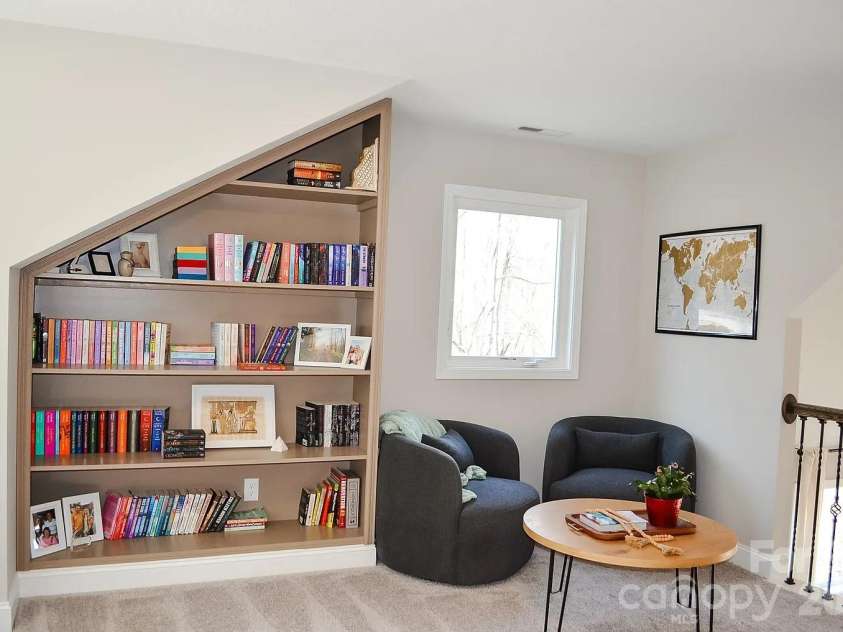 71 View Ridge Parkway, Leicester, NC 28748.  MLS# CAR4423955, YatesRealty ID 52882. 