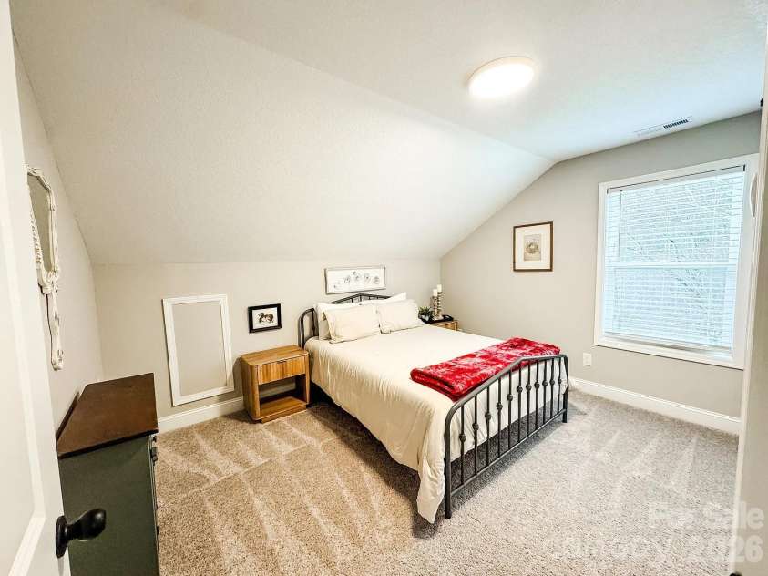71 View Ridge Parkway, Leicester, NC 28748.  MLS# CAR4423955, YatesRealty ID 52882. 