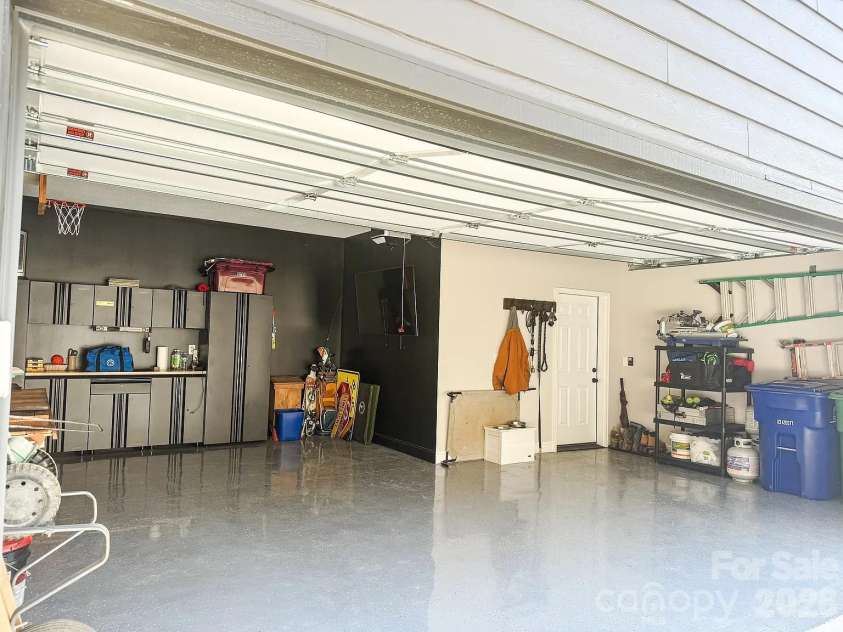 71 View Ridge Parkway, Leicester, NC 28748.  MLS# CAR4423955, YatesRealty ID 52882. 