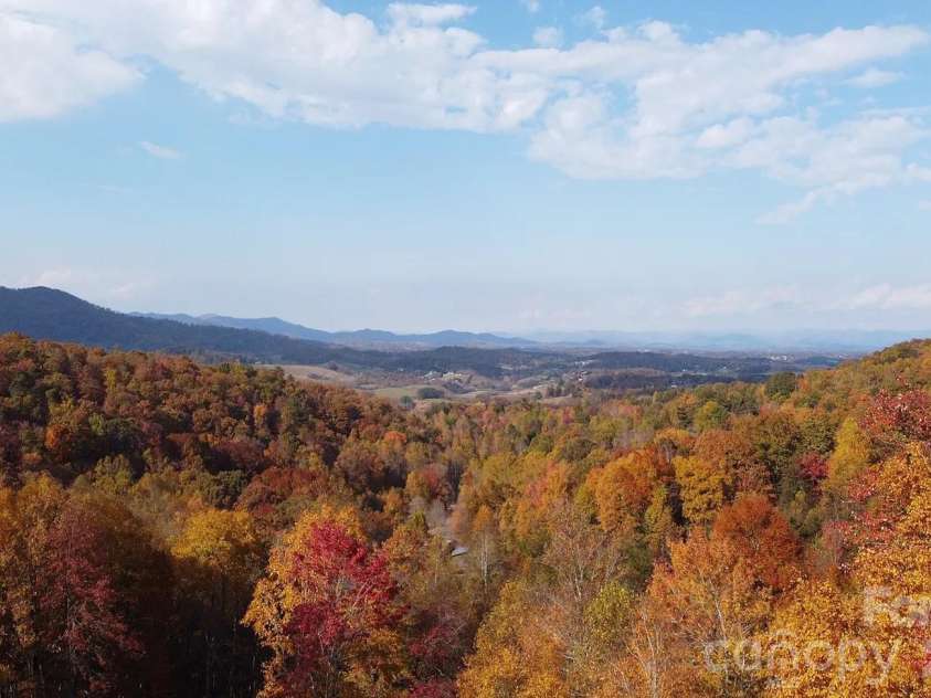 71 View Ridge Parkway, Leicester, NC 28748.  MLS# CAR4423955, YatesRealty ID 52882. 