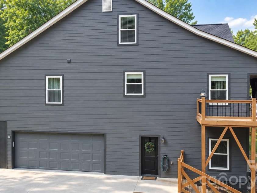 71 View Ridge Parkway, Leicester, NC 28748.  MLS# CAR4423955, YatesRealty ID 52882. 