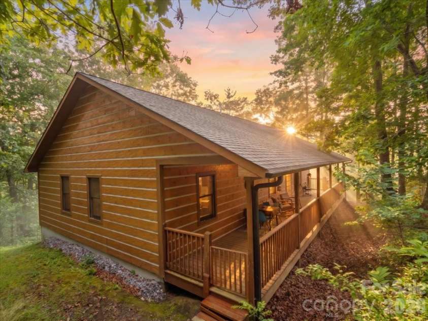 67 Hawks Landing, Burnsville, NC 28714.  MLS# CAR4405535, YatesRealty ID 52886. 