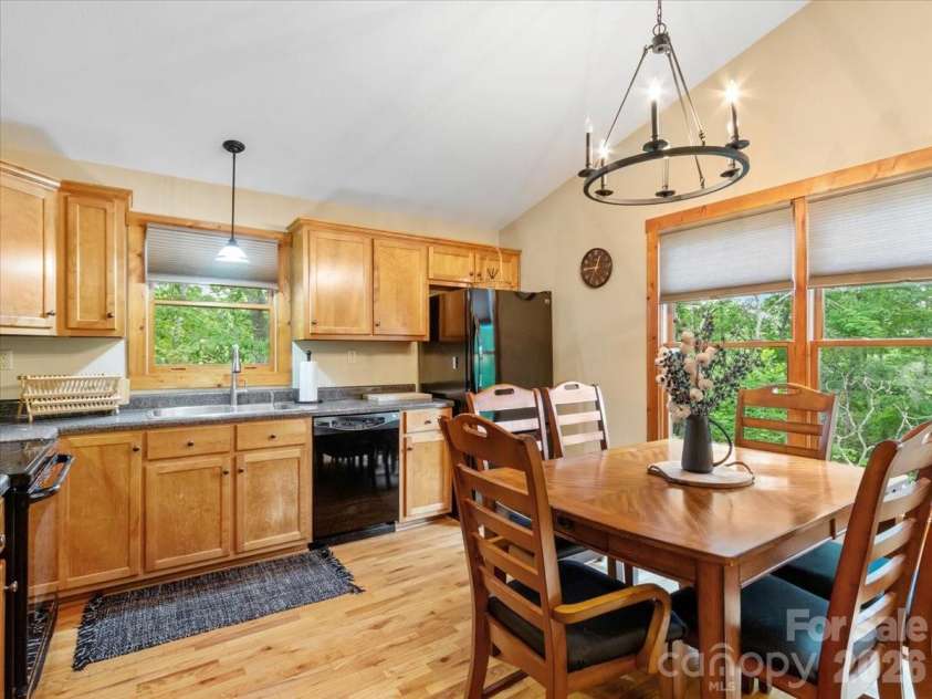 67 Hawks Landing, Burnsville, NC 28714.  MLS# CAR4405535, YatesRealty ID 52886. 