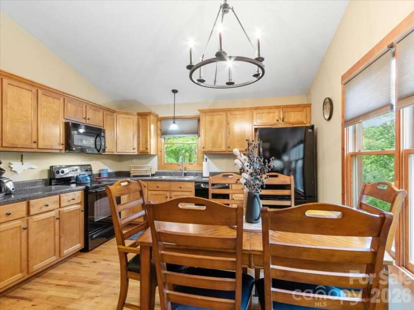 67 Hawks Landing, Burnsville, NC 28714.  MLS# CAR4405535, YatesRealty ID 52886. 