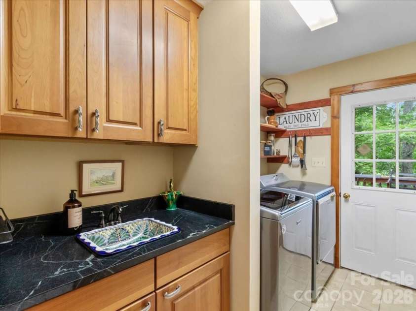 67 Hawks Landing, Burnsville, NC 28714.  MLS# CAR4405535, YatesRealty ID 52886. 