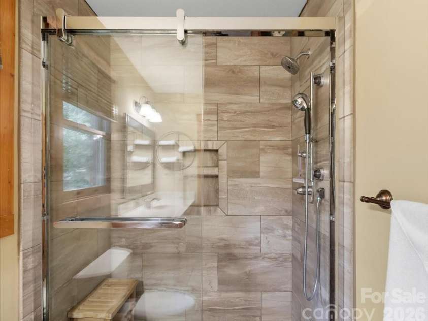 67 Hawks Landing, Burnsville, NC 28714.  MLS# CAR4405535, YatesRealty ID 52886. 