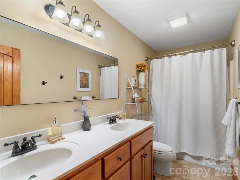 67 Hawks Landing, Burnsville, NC 28714.  MLS# CAR4405535, YatesRealty ID 52886. 