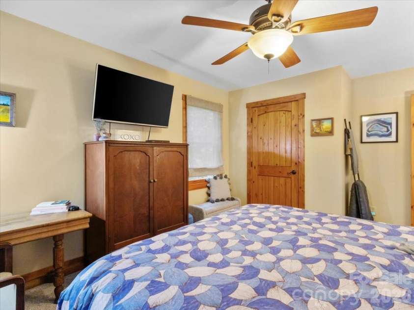 67 Hawks Landing, Burnsville, NC 28714.  MLS# CAR4405535, YatesRealty ID 52886. 