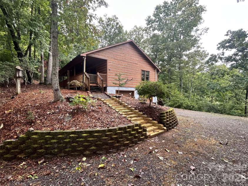 67 Hawks Landing, Burnsville, NC 28714.  MLS# CAR4405535, YatesRealty ID 52886. 