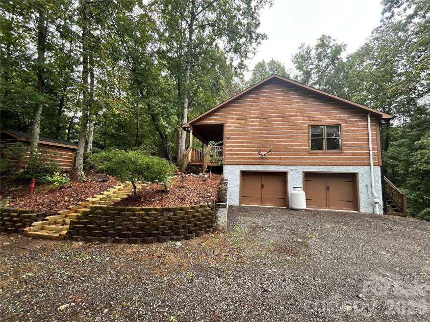 67 Hawks Landing, Burnsville, NC 28714.  MLS# CAR4405535, YatesRealty ID 52886. 