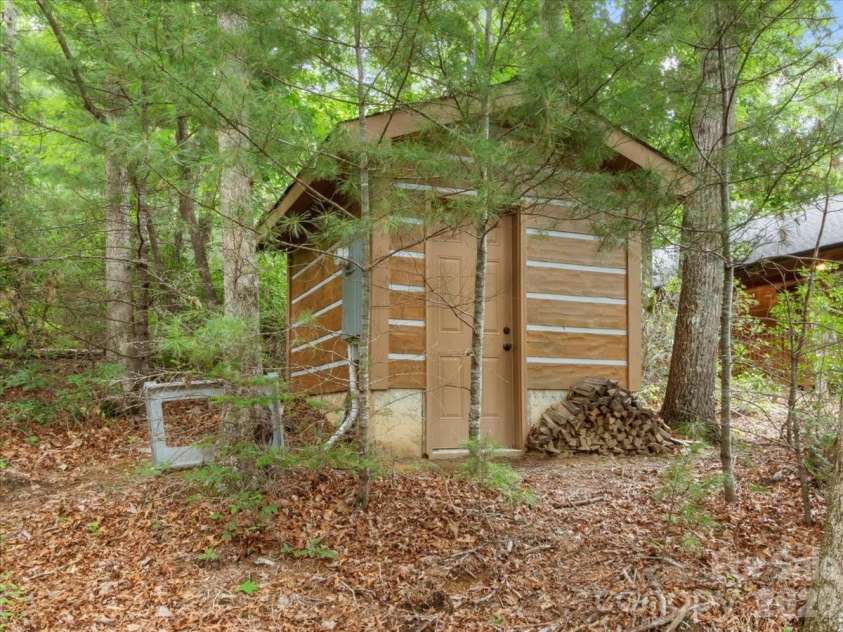 67 Hawks Landing, Burnsville, NC 28714.  MLS# CAR4405535, YatesRealty ID 52886. 