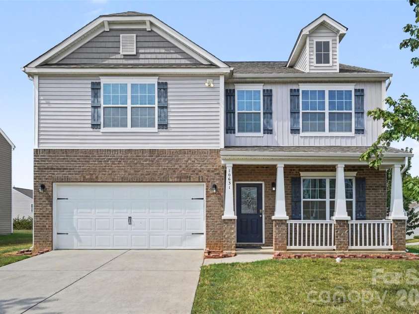 10631 Bradstreet Commons Way, Charlotte, NC 28215.  MLS# CAR4426971, YatesRealty ID 52887. 