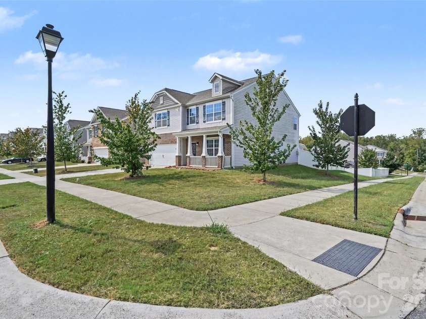 10631 Bradstreet Commons Way, Charlotte, NC 28215.  MLS# CAR4426971, YatesRealty ID 52887. 