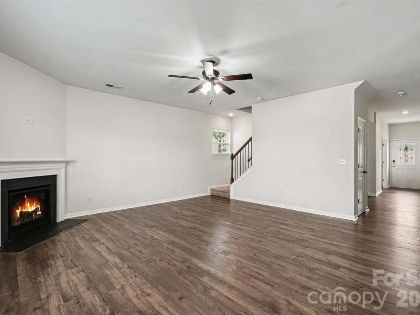 10631 Bradstreet Commons Way, Charlotte, NC 28215.  MLS# CAR4426971, YatesRealty ID 52887. 