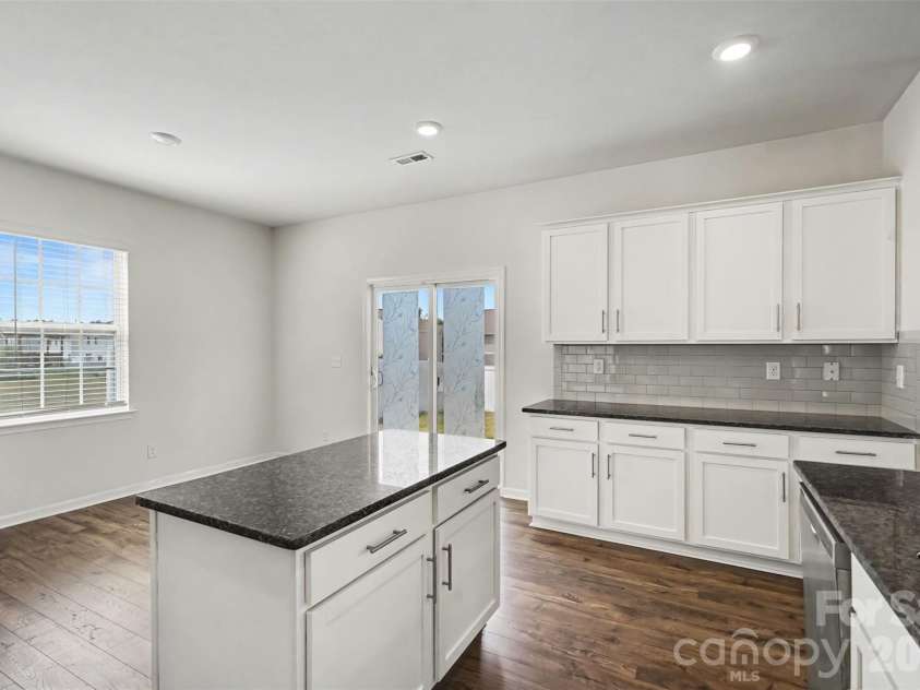 10631 Bradstreet Commons Way, Charlotte, NC 28215.  MLS# CAR4426971, YatesRealty ID 52887. 