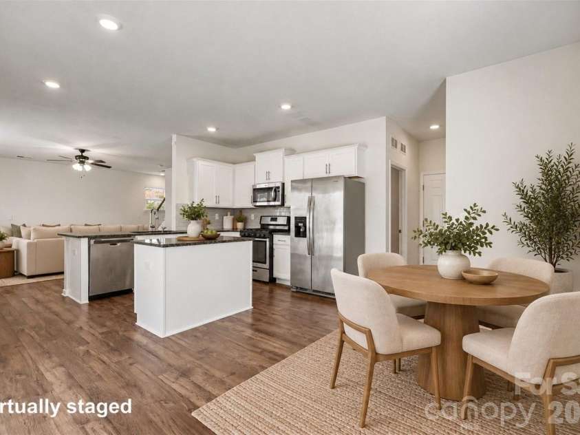 10631 Bradstreet Commons Way, Charlotte, NC 28215.  MLS# CAR4426971, YatesRealty ID 52887. 