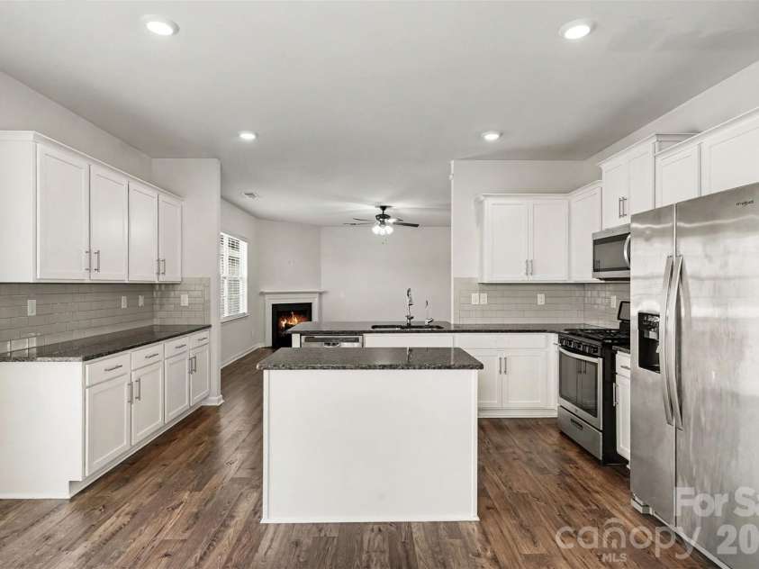 10631 Bradstreet Commons Way, Charlotte, NC 28215.  MLS# CAR4426971, YatesRealty ID 52887. 