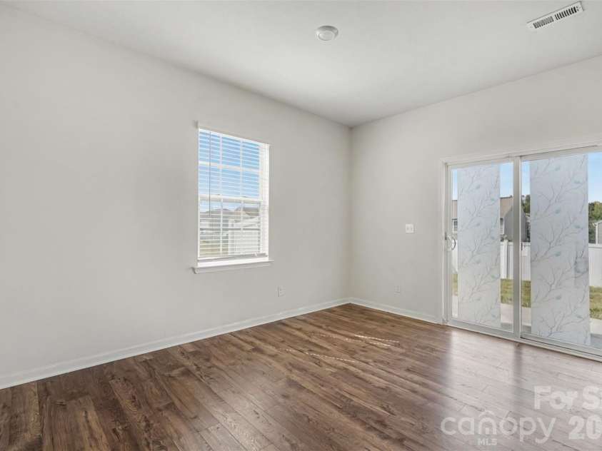 10631 Bradstreet Commons Way, Charlotte, NC 28215.  MLS# CAR4426971, YatesRealty ID 52887. 