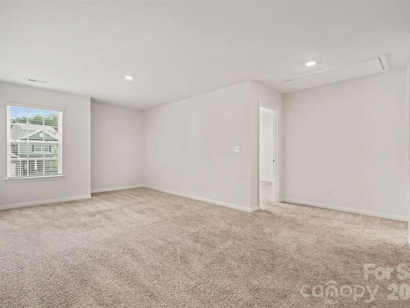 10631 Bradstreet Commons Way, Charlotte, NC 28215.  MLS# CAR4426971, YatesRealty ID 52887. 