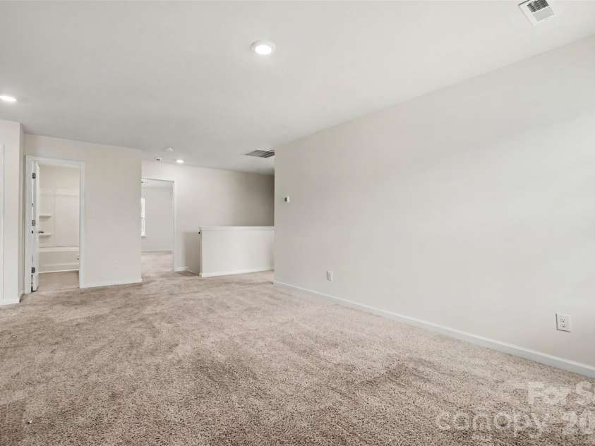 10631 Bradstreet Commons Way, Charlotte, NC 28215.  MLS# CAR4426971, YatesRealty ID 52887. 