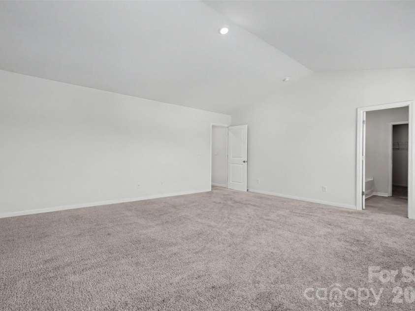 10631 Bradstreet Commons Way, Charlotte, NC 28215.  MLS# CAR4426971, YatesRealty ID 52887. 
