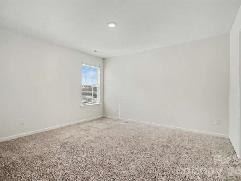 10631 Bradstreet Commons Way, Charlotte, NC 28215.  MLS# CAR4426971, YatesRealty ID 52887. 