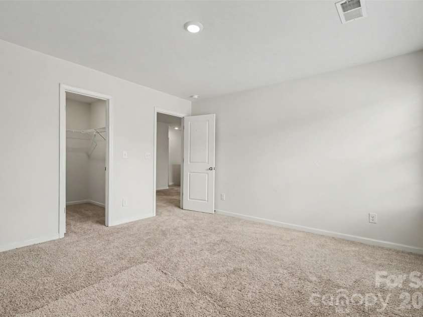 10631 Bradstreet Commons Way, Charlotte, NC 28215.  MLS# CAR4426971, YatesRealty ID 52887. 