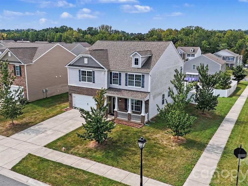 10631 Bradstreet Commons Way, Charlotte, NC 28215.  MLS# CAR4426971, YatesRealty ID 52887. 