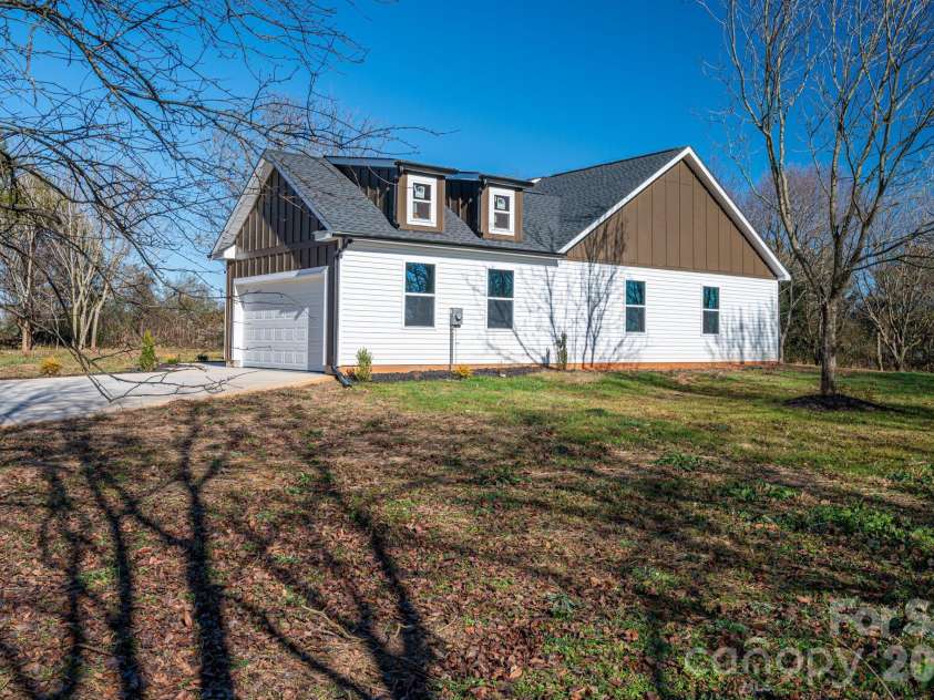 1246 Bob Falls Road, Shelby, NC 28150.  MLS# CAR4329274, YatesRealty ID 5289. 