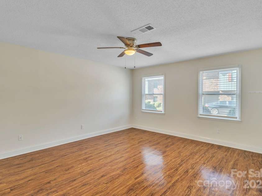 266 Kelly Street, Statesville, NC 28677.  MLS# CAR4246315, YatesRealty ID 5289. 