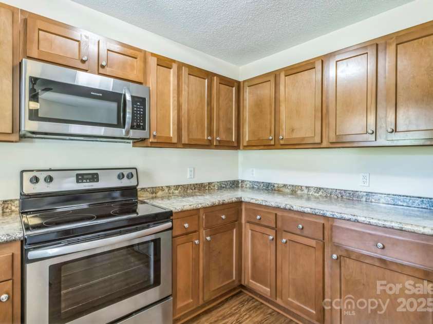 266 Kelly Street, Statesville, NC 28677.  MLS# CAR4246315, YatesRealty ID 5289. 
