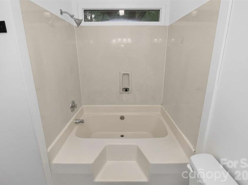 12538 Levins Hall Road, Huntersville, NC 28078.  MLS# CAR4428078, YatesRealty ID 52890. Primary Bathroom