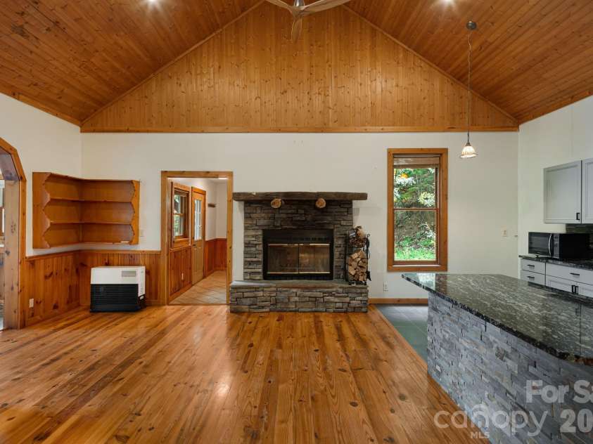 125 Hyacinth Drive, Clyde, NC 28721.  MLS# CAR4409445, YatesRealty ID 52893. 