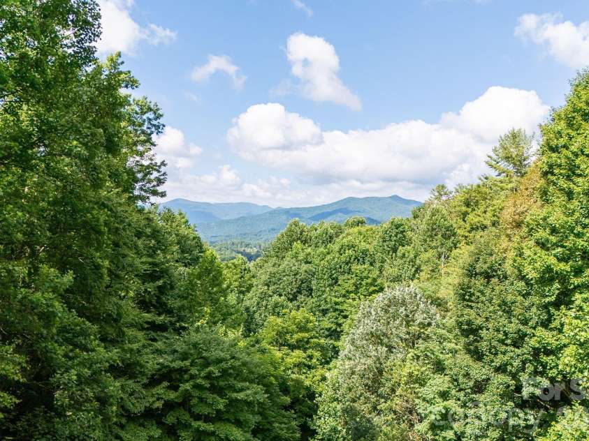 125 Hyacinth Drive, Clyde, NC 28721.  MLS# CAR4409445, YatesRealty ID 52893. 
